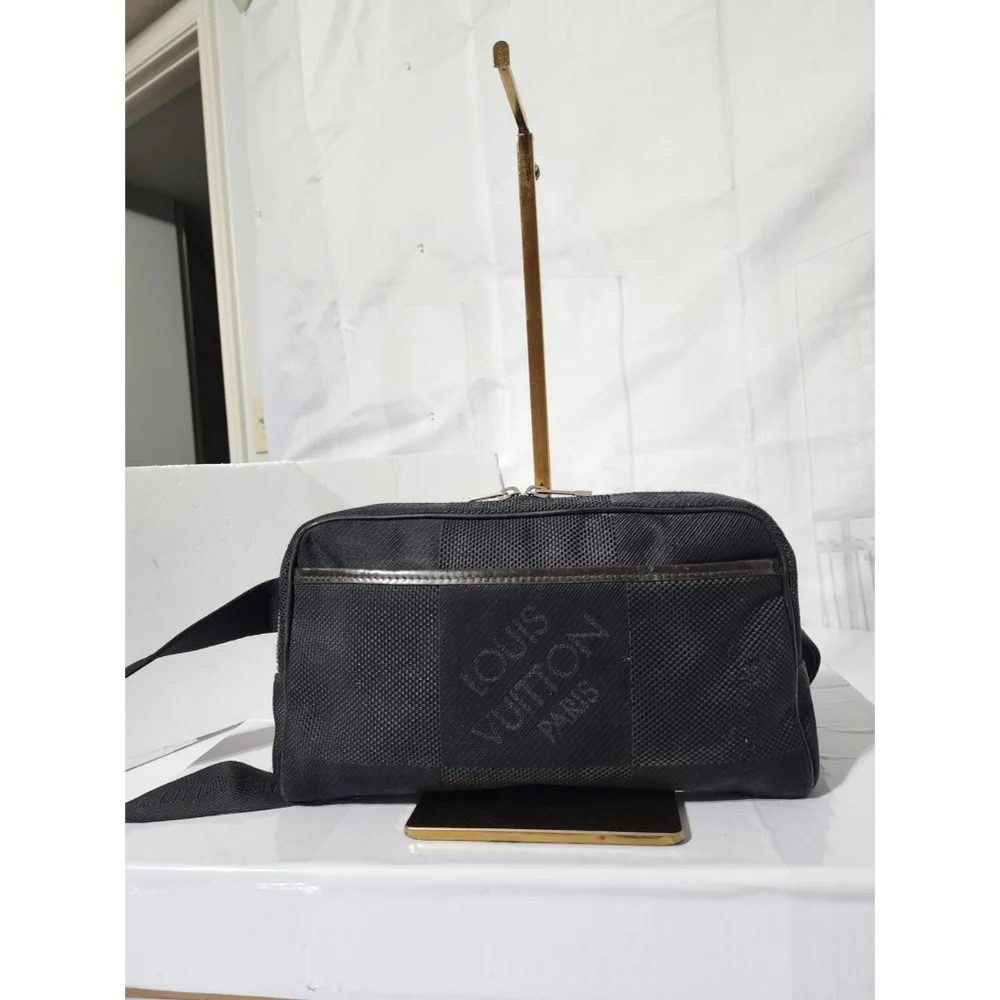 LOUIS VUITTON Damier Geant Acrobat Fanny Pack Black